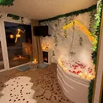 Apartman Romantic Cozy Mountain House With Jacuzzi & Sauna- Near 2 *