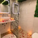 Romantic Cozy Mountain House With Jacuzzi & Sauna- Near 2 Apartman