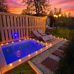 Romantic Cozy Mountain House With Jacuzzi & Sauna- Near 2 Apartman *