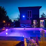 Romantic Cozy Mountain House With Jacuzzi & Sauna- Near 2