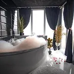 Romantic Cozy Mountain House With Jacuzzi & Sauna- Near 2 Sarajevo