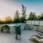 Romantic Cozy Mountain House With Jacuzzi & Sauna- Near 2 Apartman Sarajevo
