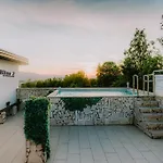 Romantic Cozy Mountain House With Jacuzzi & Sauna- Near 2 * Sarajevo