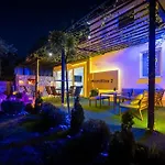 Romantic Cozy Mountain House With Jacuzzi & Sauna- Near 2 *