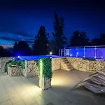 Romantic Cozy Mountain House With Jacuzzi & Sauna- Near 2 Apartman *