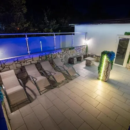 Romantic Cozy Mountain House With Jacuzzi & Sauna- Near 2 * Sarajevo