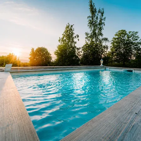 Montebliss Private Pool & Escape