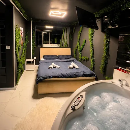 Montebliss Private Pool & Escape
