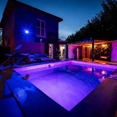 Montebliss Private Pool & Escape Apartman