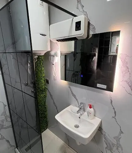 Romantic Cozy Mountain House With Jacuzzi & Sauna- Near 2 Appartement *