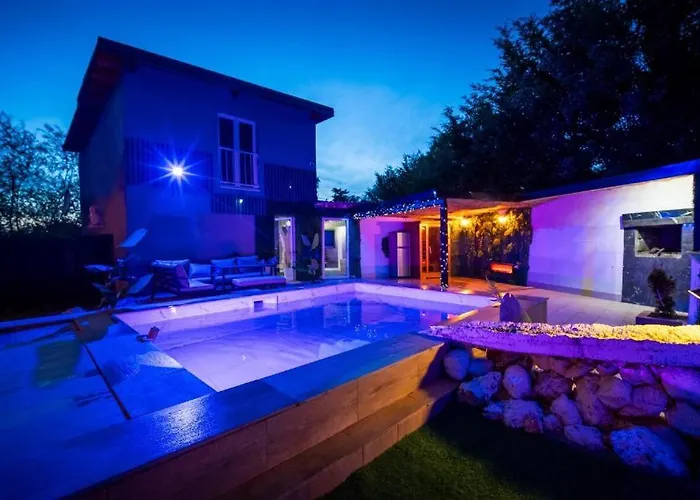 Romantic Cozy Mountain House With Jacuzzi & Sauna- Near 2 Appartement Sarajevo