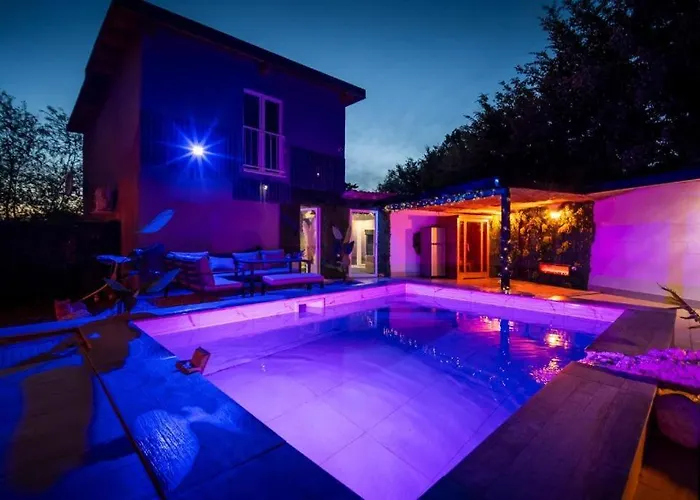 Appartement Romantic Cozy Mountain House With Jacuzzi & Sauna- Near 2 Sarajevo