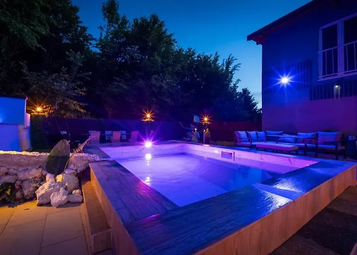 Appartement Romantic Cozy Mountain House With Jacuzzi & Sauna- Near 2 *