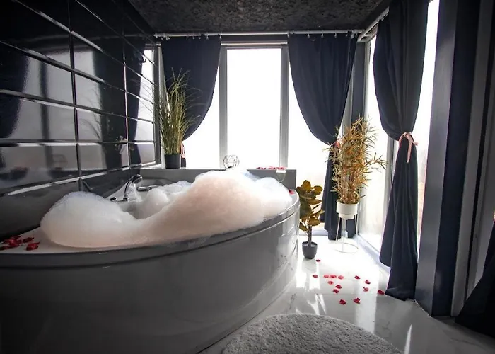 Romantic Cozy Mountain House With Jacuzzi & Sauna- Near 2 Sarajevo