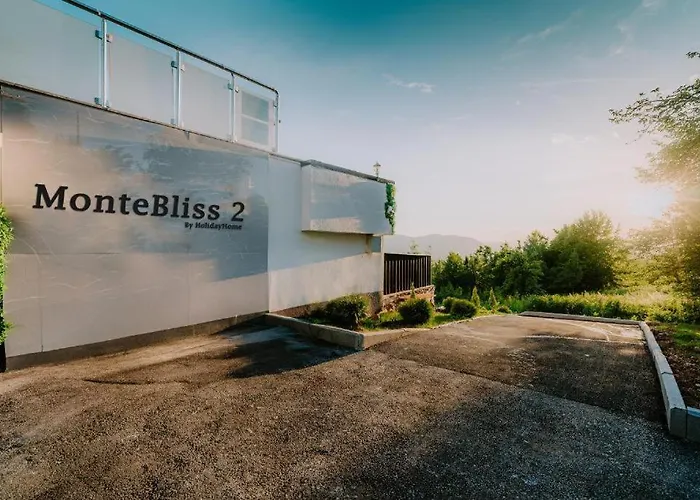 Romantic Cozy Mountain House With Jacuzzi & Sauna- Near 2 *