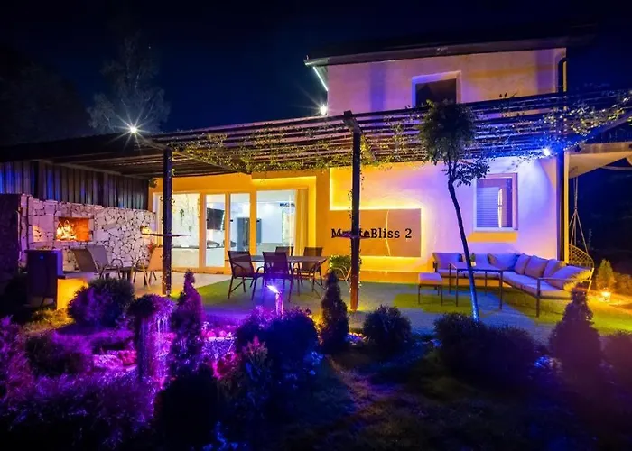 Romantic Cozy Mountain House With Jacuzzi & Sauna- Near 2 Appartement