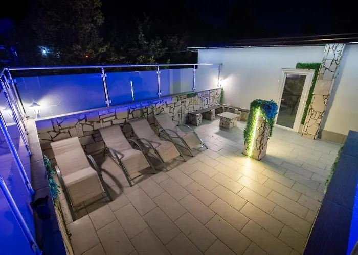 Romantic Cozy Mountain House With Jacuzzi & Sauna- Near 2 * Sarajevo