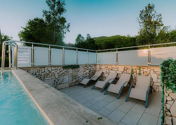 Romantic Cozy Mountain House With Jacuzzi & Sauna- Near 2 *