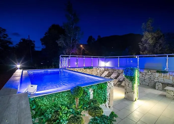 Romantic Cozy Mountain House With Jacuzzi & Sauna- Near 2 Appartement *