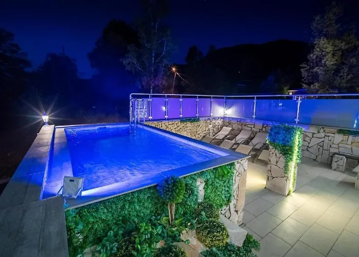 Romantic Cozy Mountain House With Jacuzzi & Sauna- Near 2 Appartement Sarajevo