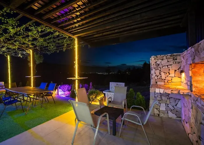 Romantic Cozy Mountain House With Jacuzzi & Sauna- Near 2 Appartement Sarajevo