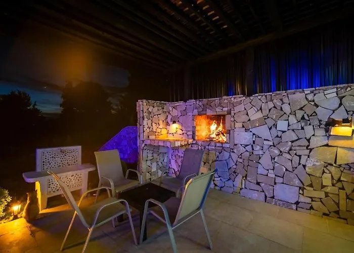 Romantic Cozy Mountain House With Jacuzzi & Sauna- Near 2 *