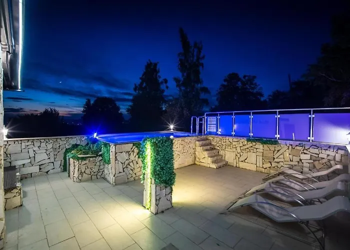 Romantic Cozy Mountain House With Jacuzzi & Sauna- Near 2 Appartement *